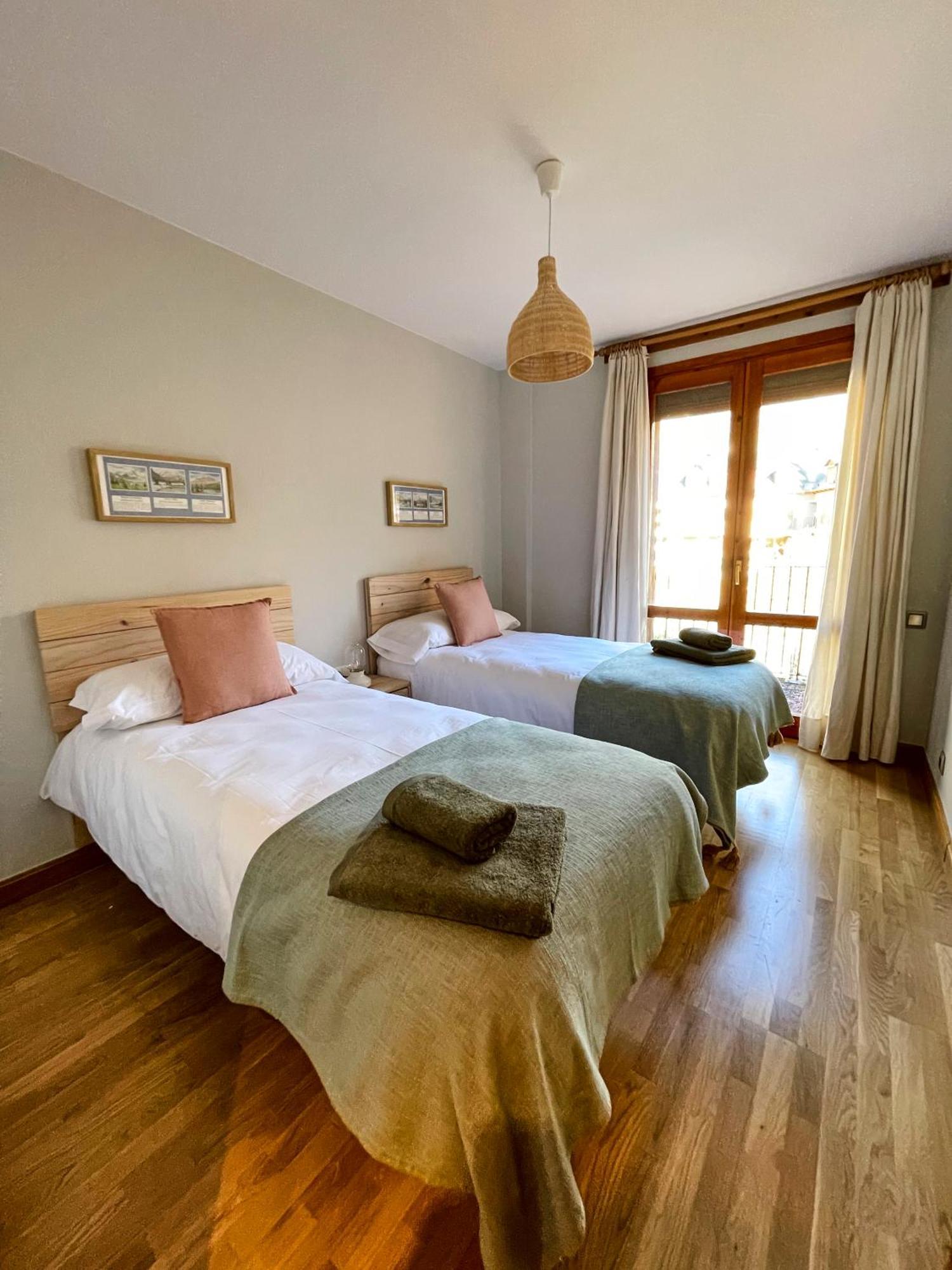 Apartamento En El Centro De Benasque Con Piscina Εξωτερικό φωτογραφία