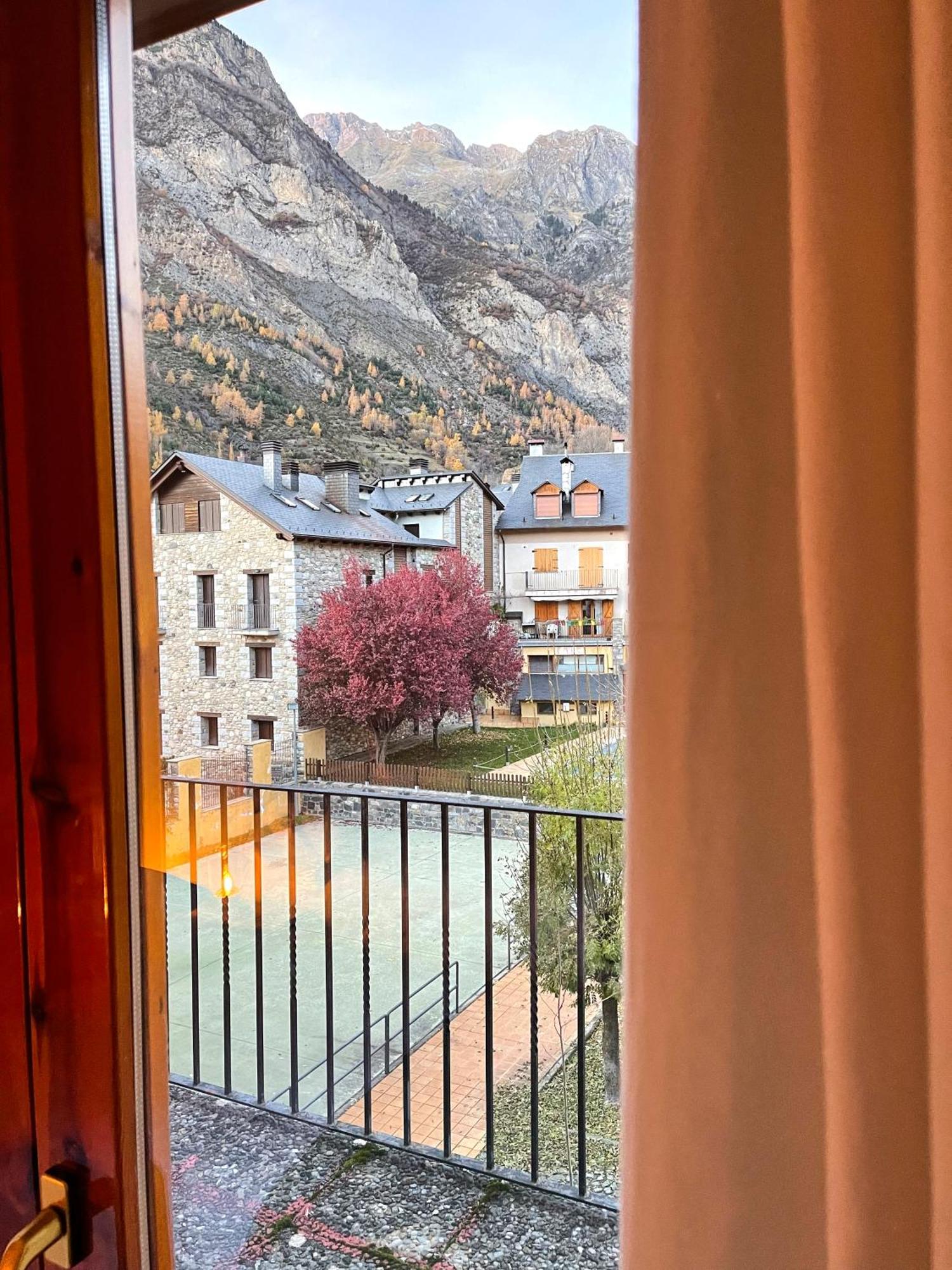 Apartamento En El Centro De Benasque Con Piscina Εξωτερικό φωτογραφία