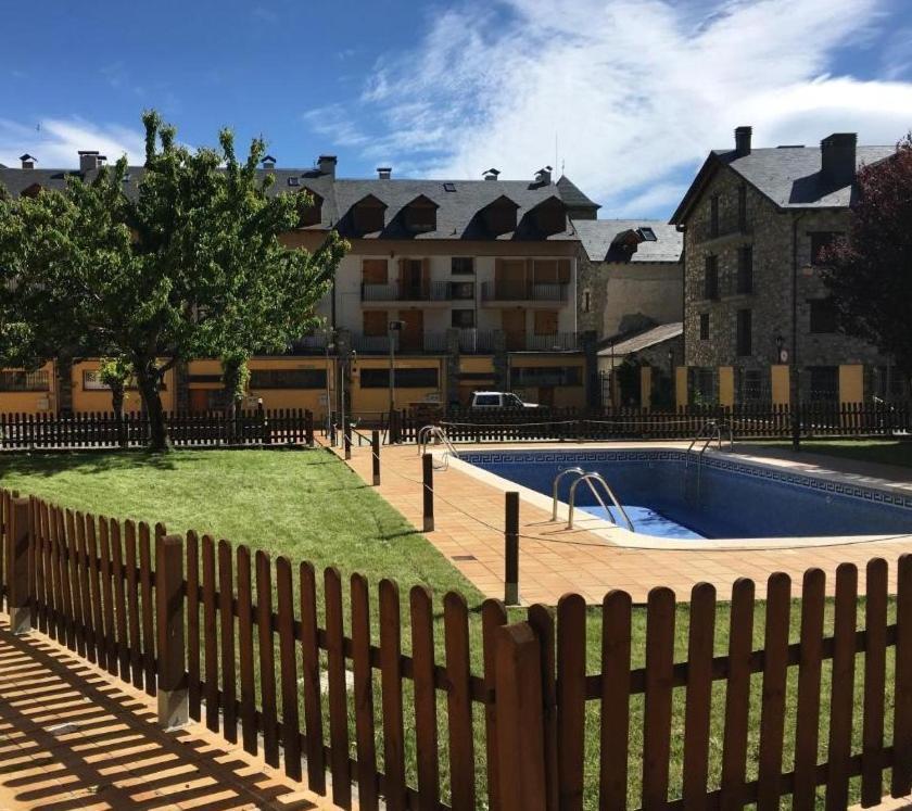 Apartamento En El Centro De Benasque Con Piscina Εξωτερικό φωτογραφία