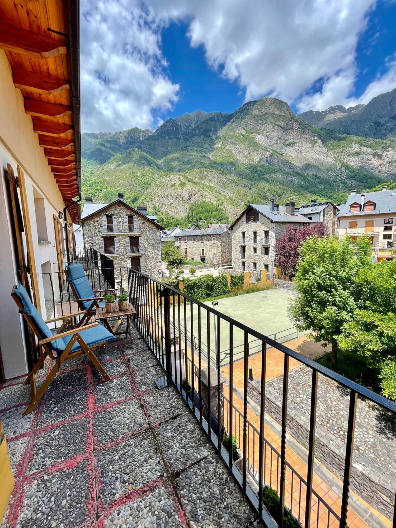 Apartamento En El Centro De Benasque Con Piscina Εξωτερικό φωτογραφία